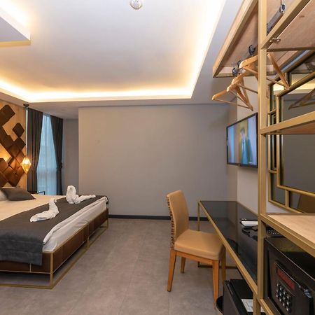 Fly And Stay Airport Hotel Istanbul Bagian luar foto