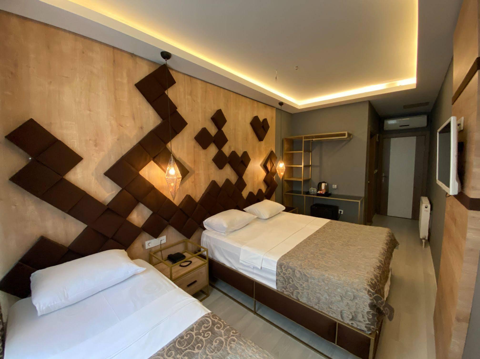 Fly And Stay Airport Hotel Istanbul Bagian luar foto