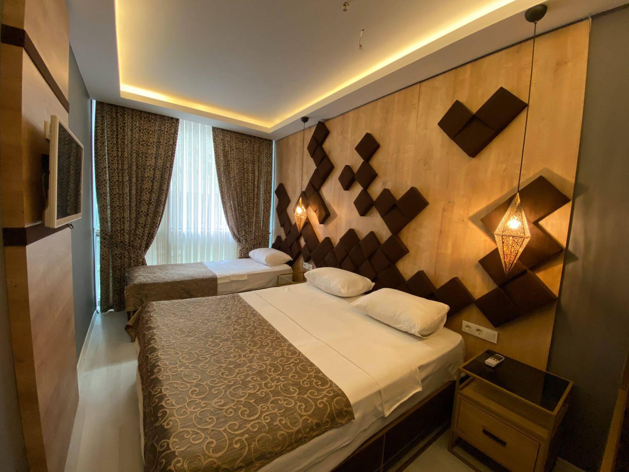 Fly And Stay Airport Hotel Istanbul Bagian luar foto
