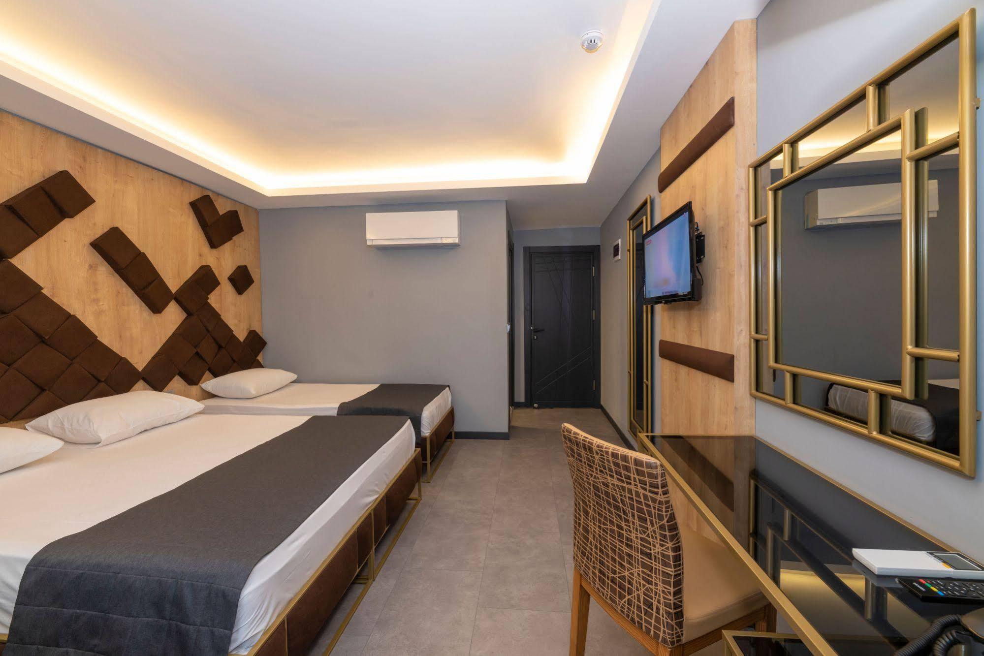 Fly And Stay Airport Hotel Istanbul Bagian luar foto