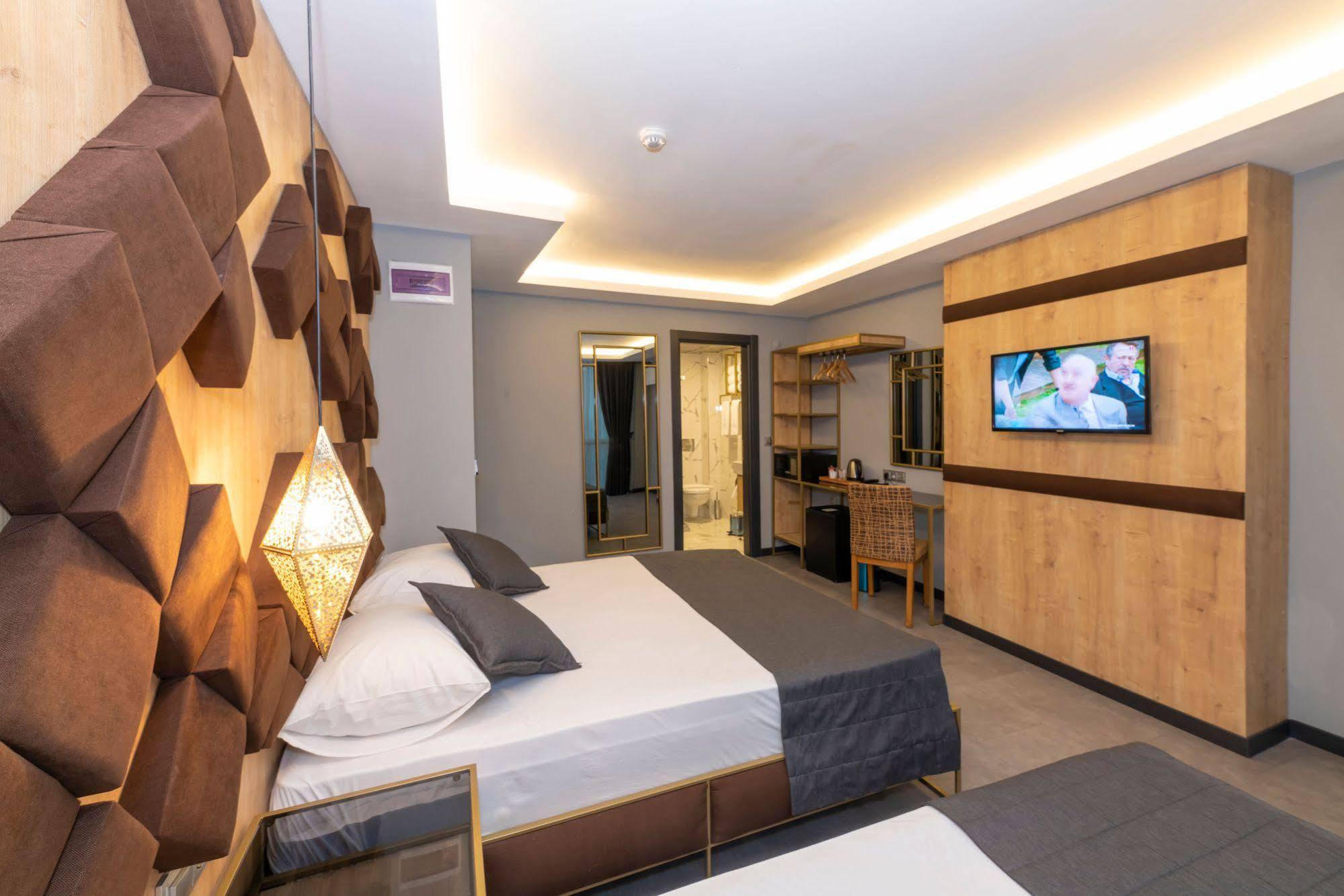 Fly And Stay Airport Hotel Istanbul Bagian luar foto