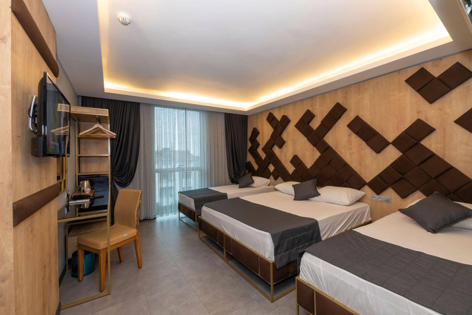 Fly And Stay Airport Hotel Istanbul Bagian luar foto