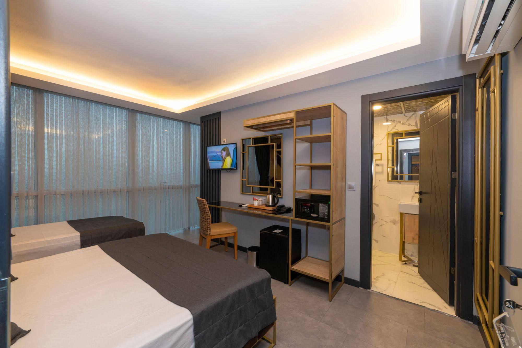 Fly And Stay Airport Hotel Istanbul Bagian luar foto
