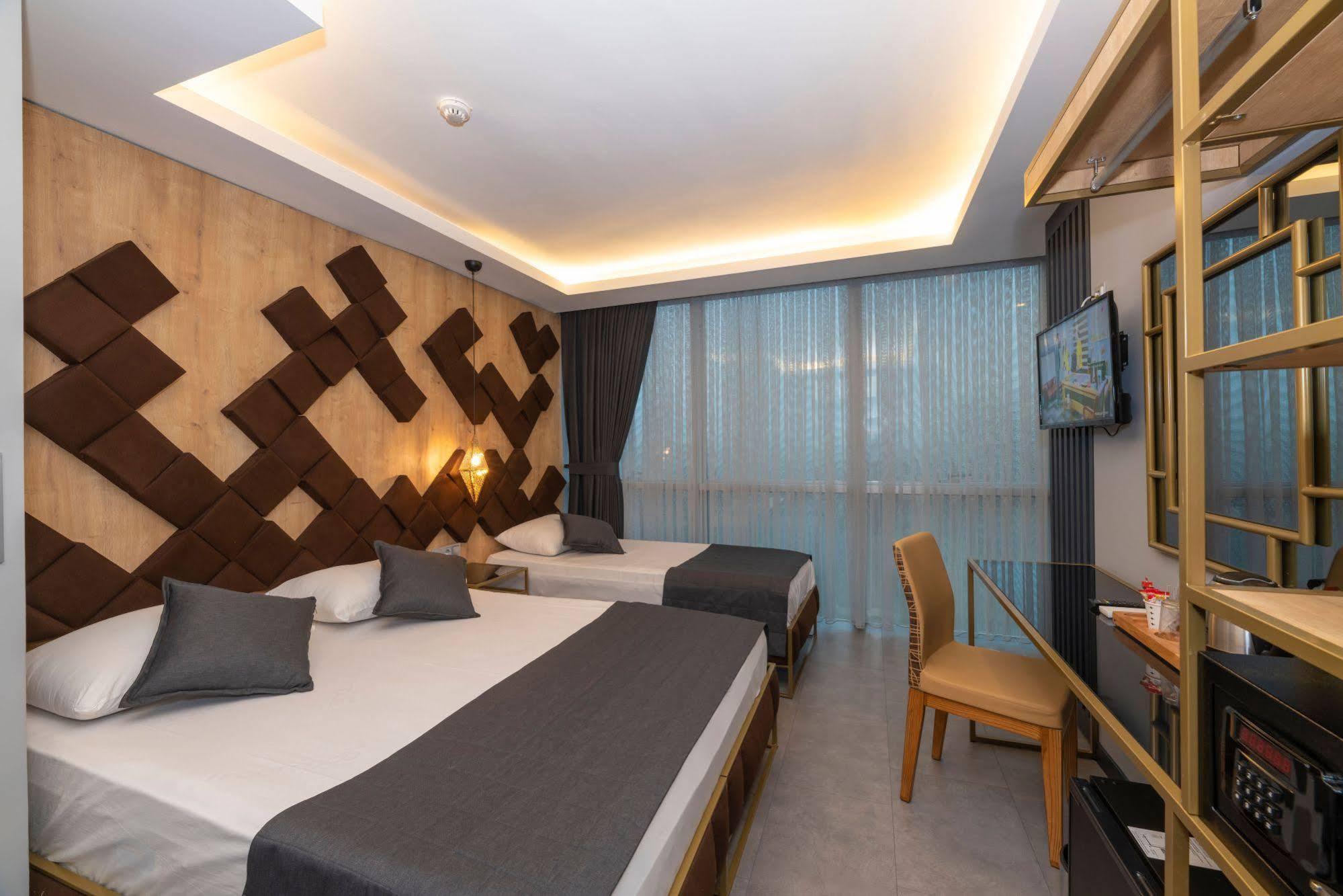 Fly And Stay Airport Hotel Istanbul Bagian luar foto