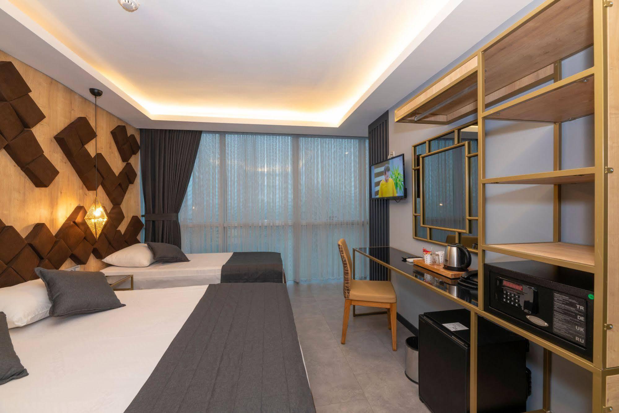 Fly And Stay Airport Hotel Istanbul Bagian luar foto
