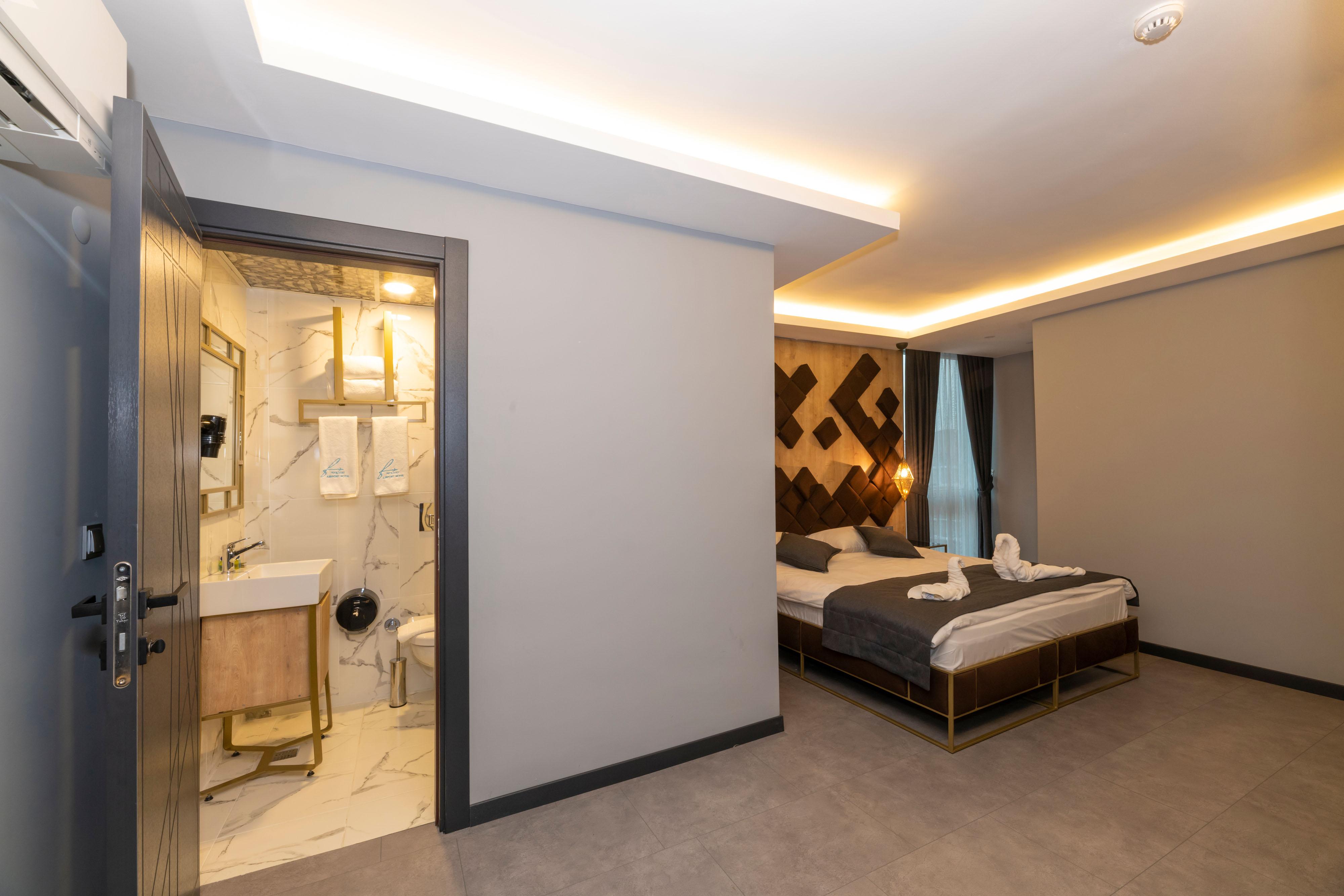 Fly And Stay Airport Hotel Istanbul Bagian luar foto