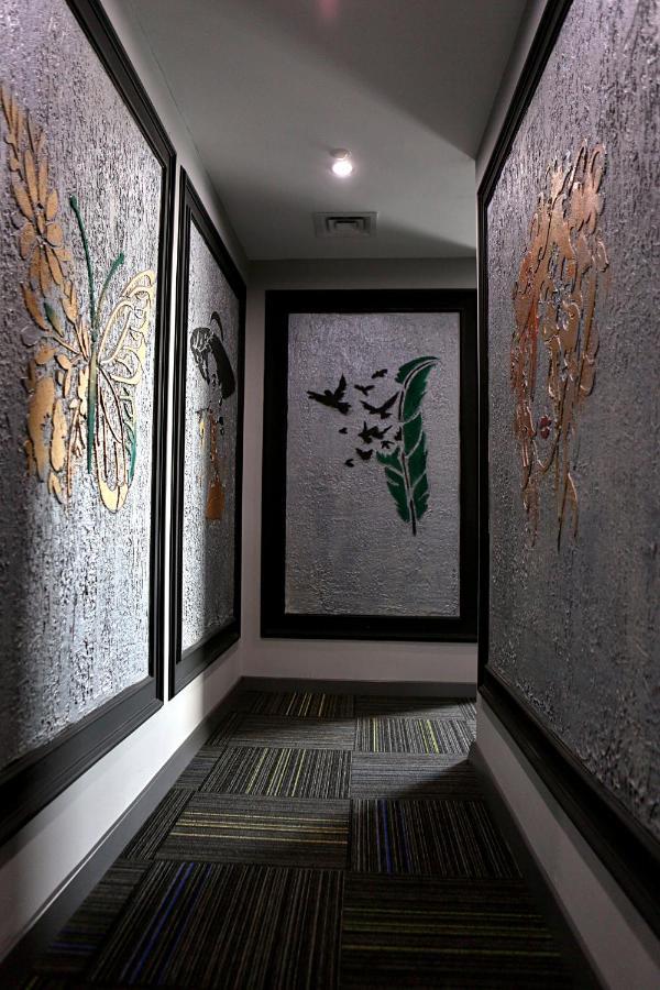 Fly And Stay Airport Hotel Istanbul Bagian luar foto