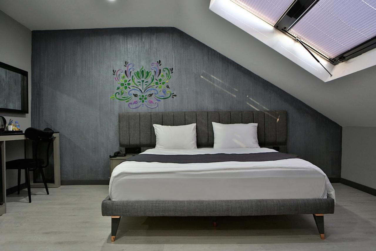 Fly And Stay Airport Hotel Istanbul Bagian luar foto